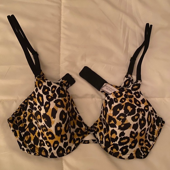 Victoria Secret Bra's - Picture 3 of 7